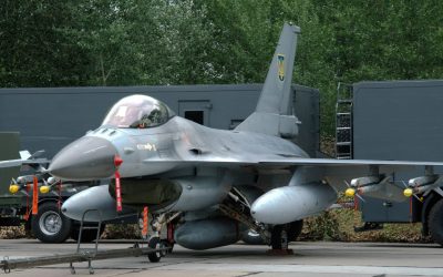 Gli F-16 hanno rivoluzionato le difese aeree dell’Ucraina. Ecco come Kyiv sta difendendo a tutti i costi i caccia