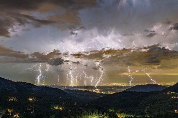 Fulmini, quali sono gli effetti sul nostro organismo se si viene colpiti e come proteggersi