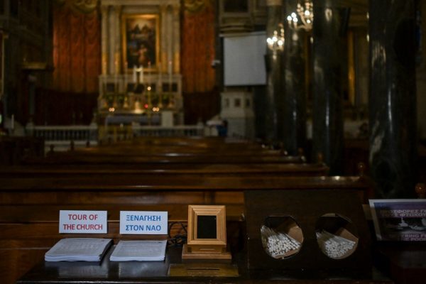 Il pos arriva anche nelle chiese italiane, l’iniziativa che installa i totem per le offerte digitali