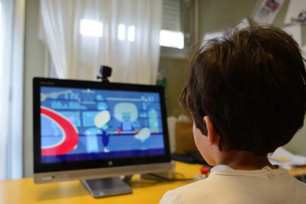 YouTube, l’IA per individuare bambini che si fingono adulti – Web & Social