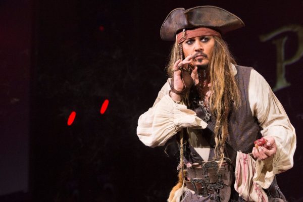 Pirati dei Caraibi, Johnny Depp sarà (molto probabilmente) nel nuovo film della saga, parola di Jerry Bruckheimer