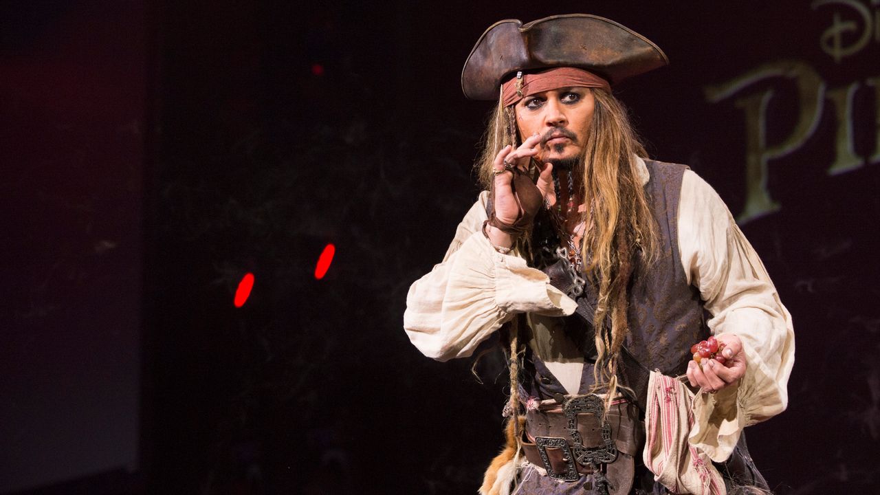 Pirati dei Caraibi, Johnny Depp sarà (molto probabilmente) nel nuovo film della saga, parola di Jerry Bruckheimer