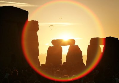 Da Stonehenge al Duomo di Pisa, i monumenti in cui il cielo stellato incontra l’archeologia