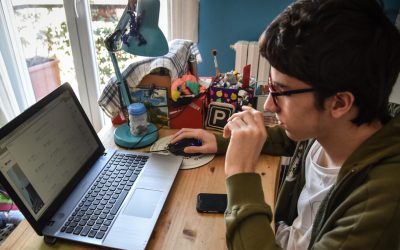 Agcom, a marzo 44,55 milioni utenti hanno navigato in rete, ciascuno oltre 75 ore online – Web & Social