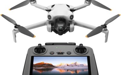 DJI Mini 4 Pro (con DJI RC 2), mini drone pieghevole per adulti con fotocamera in 4K, meno di 249 g, autonomia di volo di 34 min, trasmissione video di 20 km, rilevamento ostacoli omnidirezionale, C0