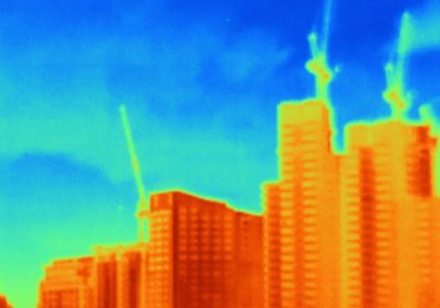 Isole di calore, come l’intelligenza artificiale riuscirà a mappare inquinamento e calore urbano (quasi) strada per strada