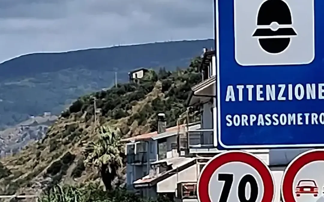 Attenzione non solo agli autovelox, ora c'è anche il sorpassometro con multe automatiche
