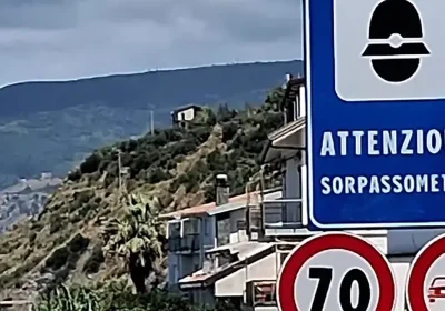 Attenzione non solo agli autovelox, ora c'è anche il sorpassometro con multe automatiche