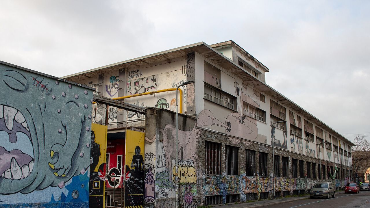 Lo sgombero del Leoncavallo, “e allora Casapound?” e quel che serve davvero a Milano