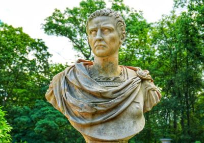 Caligola probabilmente era pazzo, ma pare avesse un discreto bagaglio di conoscenze di medicina e botanica farmaceutica