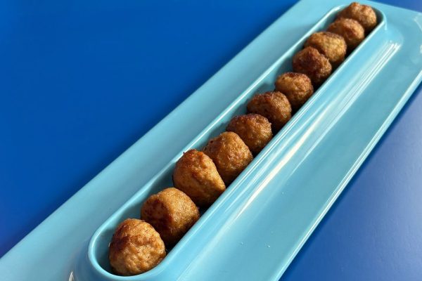 Polpette dell’Ikea, il piatto “giusto” per mangiarle è quell’oggetto di cui non sentivamo il bisogno, però lo hanno prodotto lo stesso