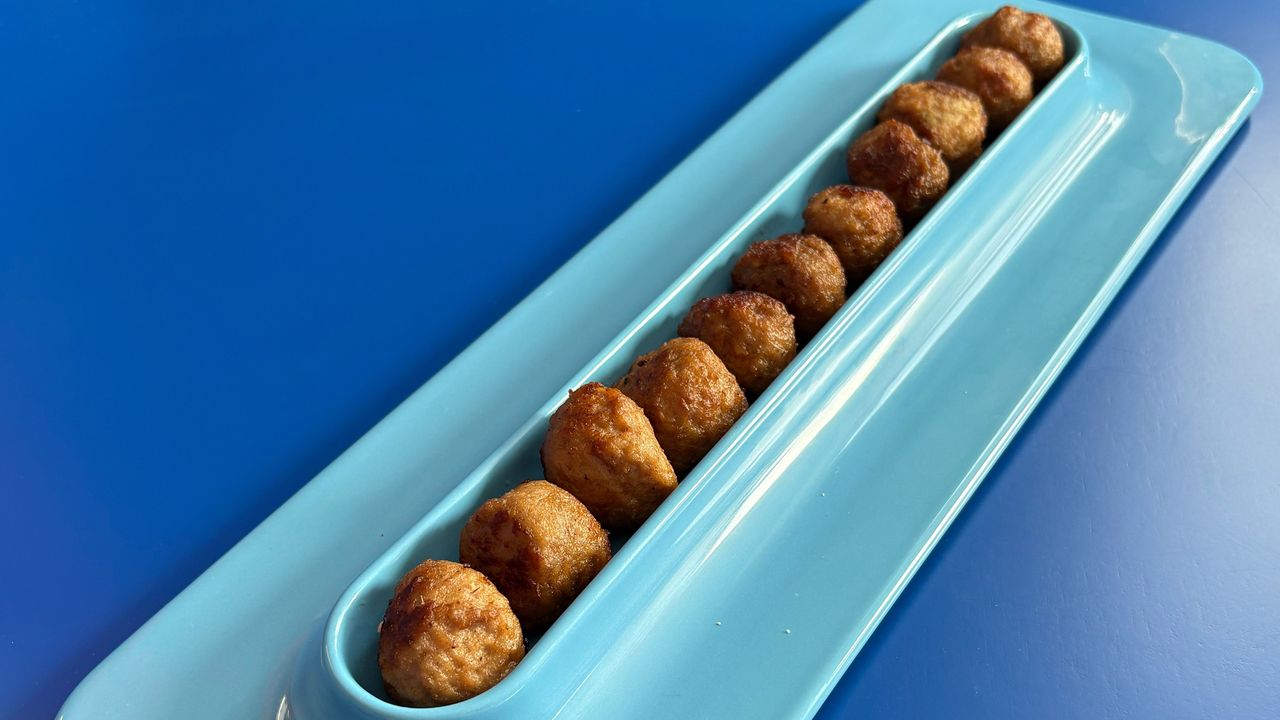 Polpette dell’Ikea, il piatto “giusto” per mangiarle è quell’oggetto di cui non sentivamo il bisogno, però lo hanno prodotto lo stesso