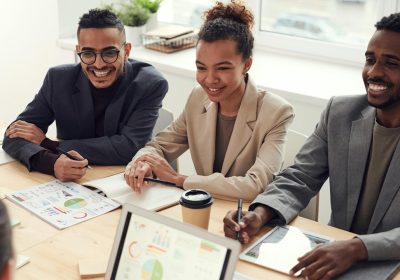 Sostituire i lavoratori junior con l'AI è una scelta "stupida" secondo il CEO di AWS