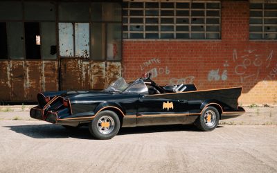 Una replica della Batmobile della serie TV del 1966 all'asta: ecco quanto costa e come portarla a casa