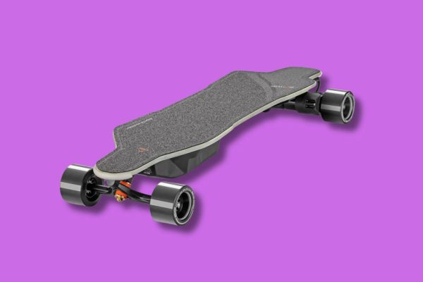 I migliori skateboard elettrici per surfare sull’asfalto senza fatica