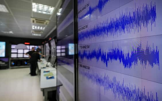 Terremoti, arriva Android Earthquake Alerts su smartphone: sistema per rilevare sismi