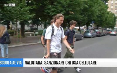 Smartphone a scuola, è giusto vietarli?