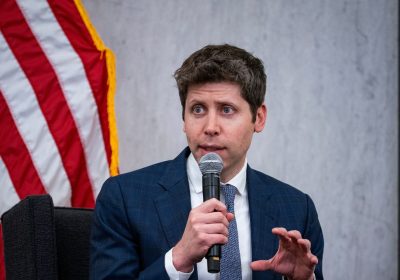 ChatGPT e adolescenti, le nuove funzioni di OpenAI per proteggerli