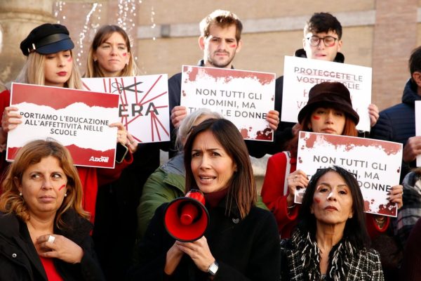 Phica.eu e il gruppo Facebook Mia moglie, la politica italiana promette di agire. Ecco cos’hanno in mente i partiti