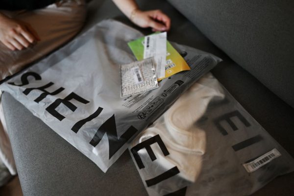 Shein chiude il centro logistico di Stradella e licenzia oltre 400 dipendenti