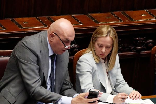 La Global Sumud Flotilla ha subito nuovi attacchi al largo di Creta, il ministro Crosetto annuncia l’intervento della Marina militare