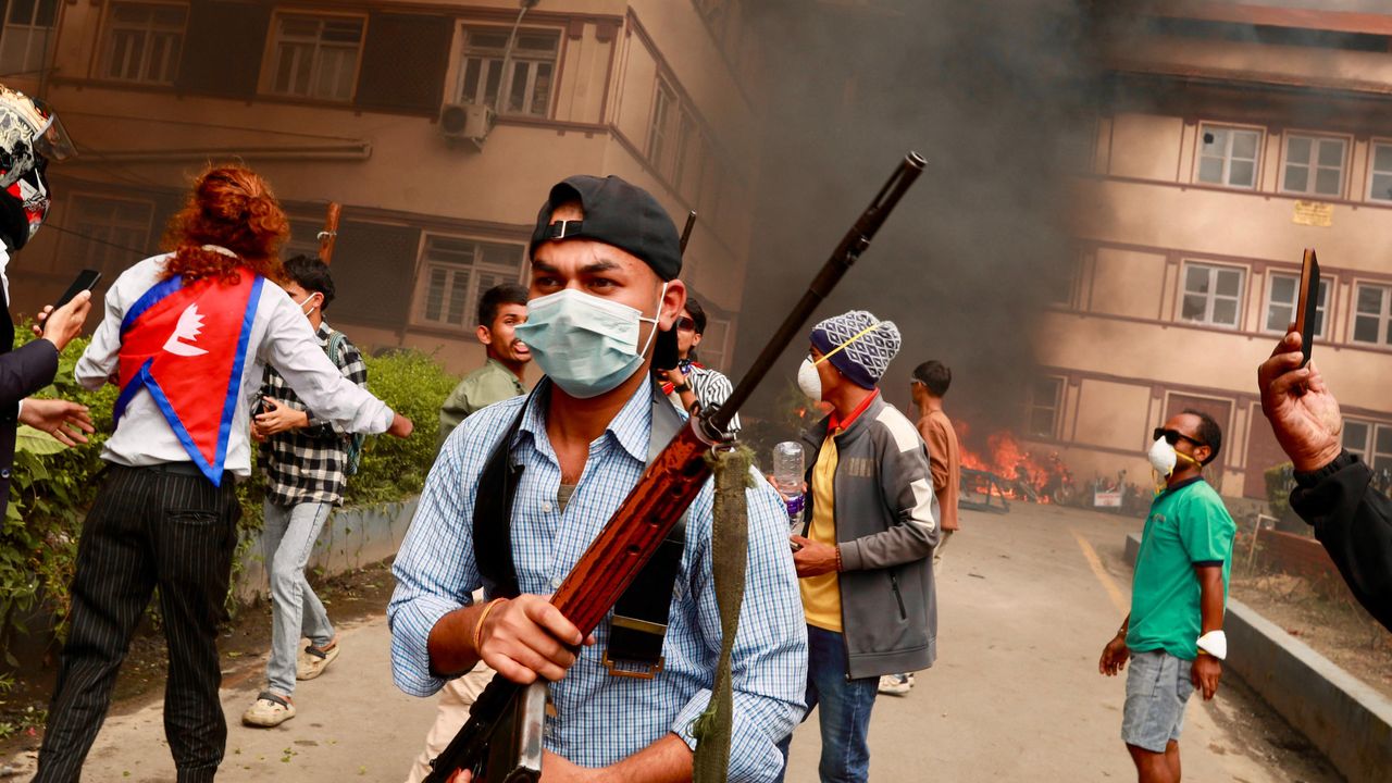 Blocco dei social network in Nepal, la reazione della Gen Z ha fatto cadere il governo