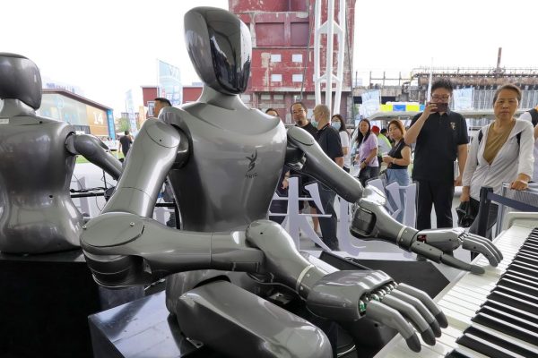 La Cina con l’intelligenza artificiale vuol far fare il botto alla sua economia. Ecco il piano del governo