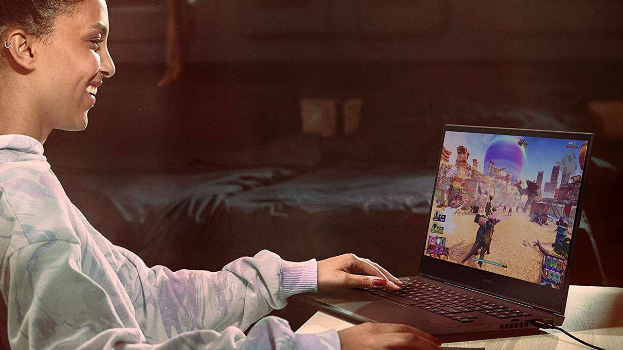 Questo portatile HP OMEN con Core Ultra 7 e display 2K 165Hz è una vera macchina da gaming (e lavoro serio) a 300€ in meno