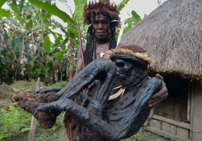 Scoperte le mummie più antiche di sempre, risalgono a 12mila anni fa e sono state affumicate lentamente