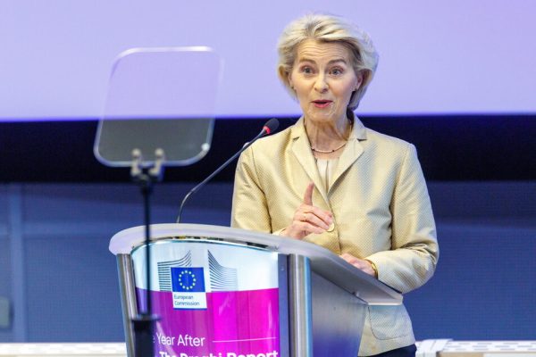 Von der Leyen, ‘leadership nell’IA è la missione del decennio’ – Notizie