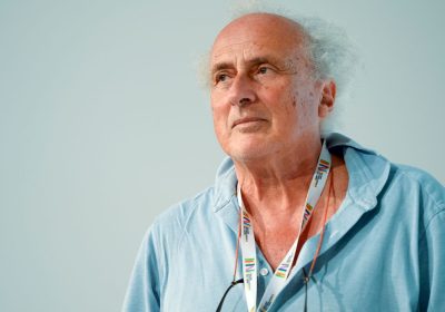 Stefano Benni, come lo scrittore ci ha regalato una delle lenti più luminose con cui re-immaginare il mondo