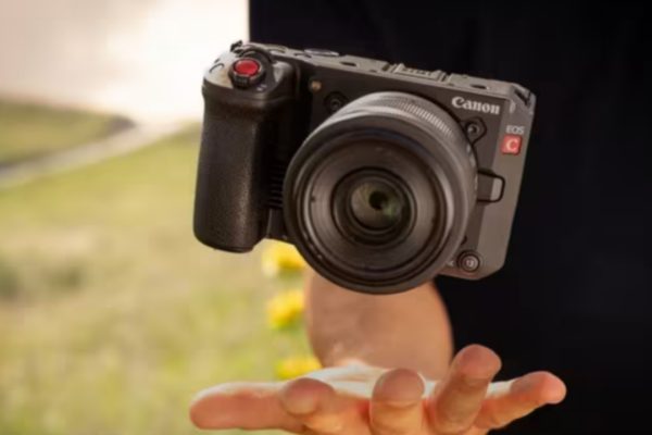 Canon EOS C50 è la nuova videocamere con corpo compatto adatta alla produzioni professionali