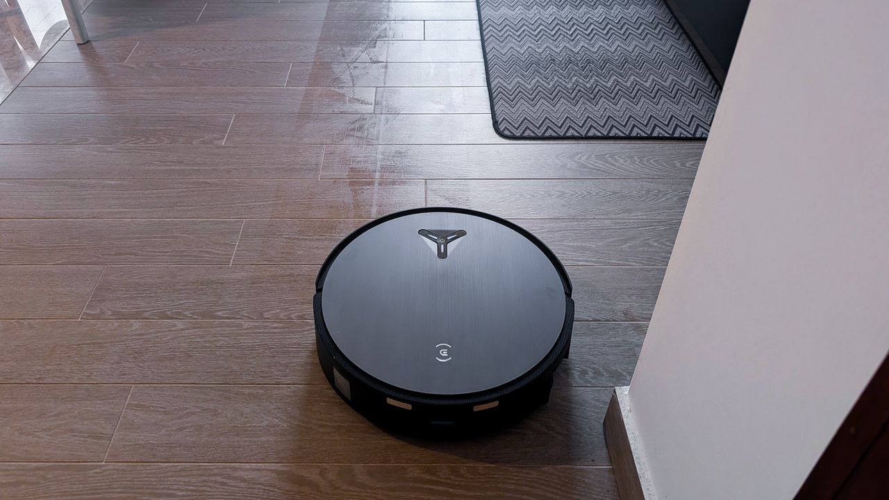 Ecovacs Deebot X11 Omnicyclone, praticamente inarrestabile