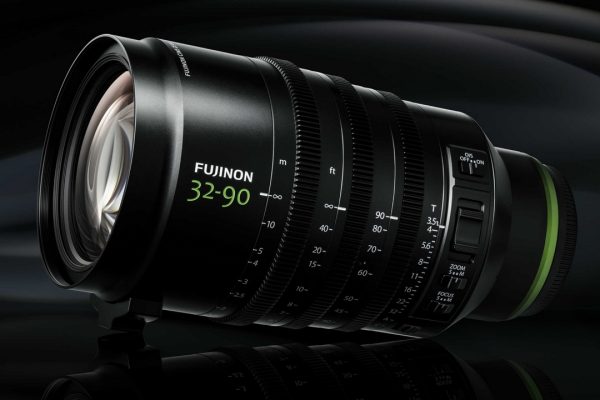Fujifilm presenta l'obiettivo FUJINON GF32-90mmT3.5 PZ OIS WR: il primo zoom motorizzato per il Cinema Large Format