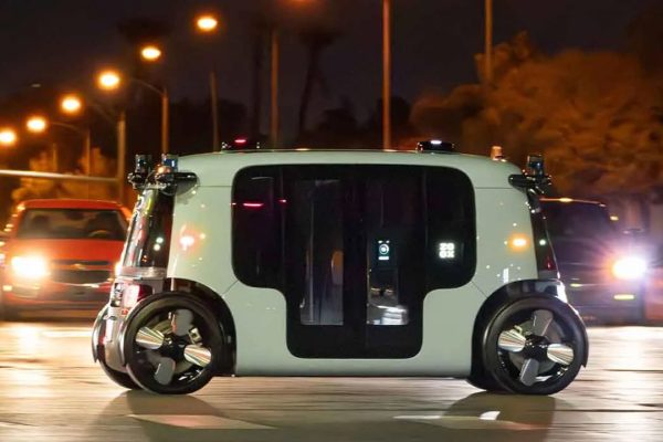 I robotaxi di Amazon entrano in azione: Zoox avvia il servizio a Las Vegas