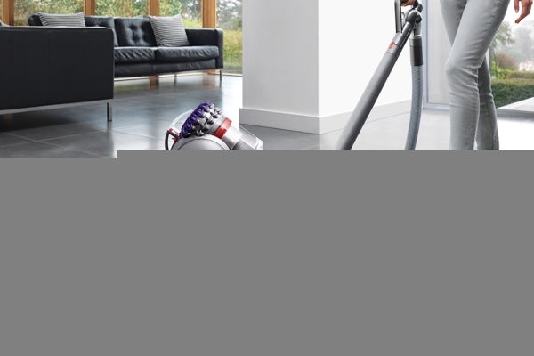 Le scope elettriche super scontate su Amazon: da 119€, pulizie più veloci e senza fatica