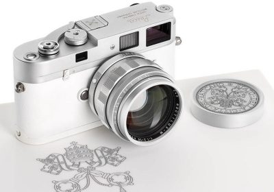 Leica M-A no.5000000 'Papa Francesco': un modello unico all'asta, il ricavato andrà in beneficenza