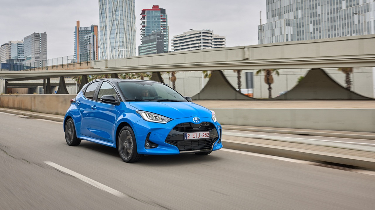 Maxi richiamo Toyota e Lexus: oltre 900.000 auto fermate per un problema tecnico