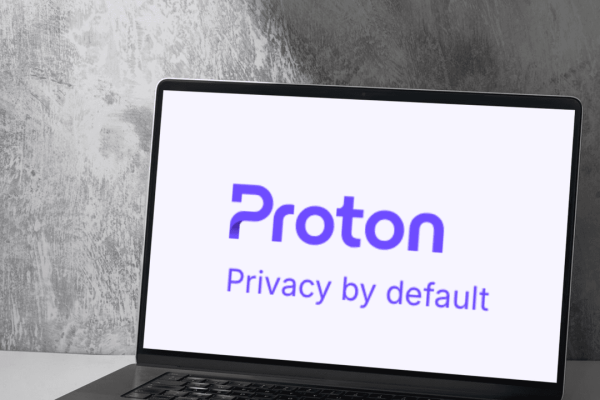 Lumo di Proton, come funziona il chatbot europeo che protegge la privacy