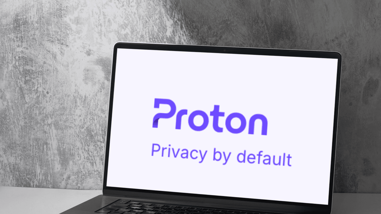 Lumo di Proton, come funziona il chatbot europeo che protegge la privacy