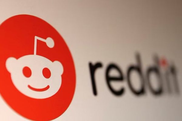 Face ID per accedere a Reddit? Huffman ci sta pensando davvero per combattere i bot