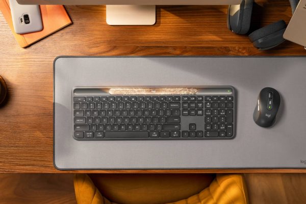 Signature Slim Solar+ K980, la nuova tastiera Logitech alimentata a energia solare