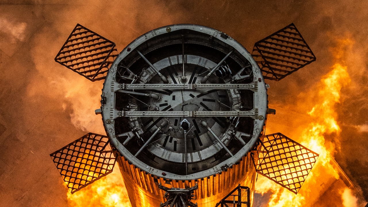 SpaceX: eseguito lo static fire di Super Heavy Booster 15 in vista dell'undicesimo volo di Starship