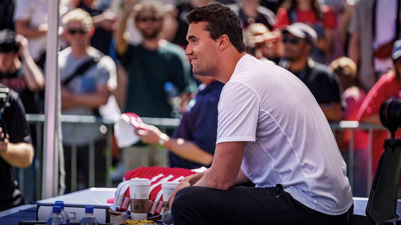 Video di Charlie Kirk, se li avete visti senza volerlo dovete ringraziare lo smantellamento della moderazione sui social