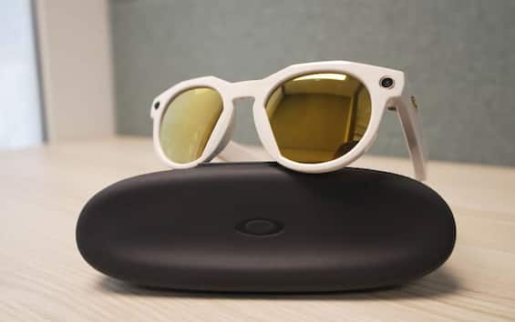 Occhiali smart Oakley Meta HSTN: recensione video, impressioni, prezzo in Italia
