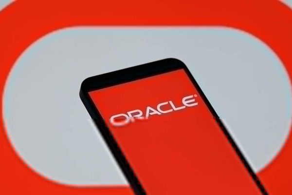 OpenAI e Oracle, accordo da 300 miliardi di dollari per sviluppo intelligenza artificiale