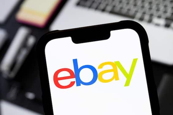 eBay, il sito delle aste online compie 30 anni. Storia e come è cambiato