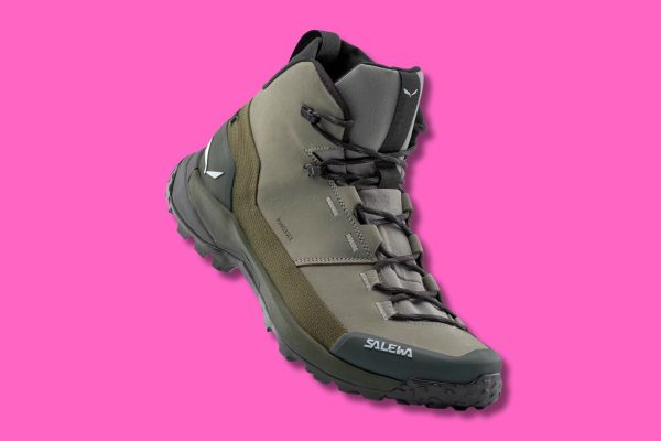 8 scarpe da trekking impermeabili per avventurarti su sentieri bagnati e scivolosi