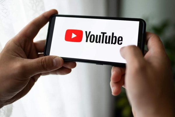 YouTube riammetterà account bannati per aver diffuso fake news su Covid-19 ed elezioni