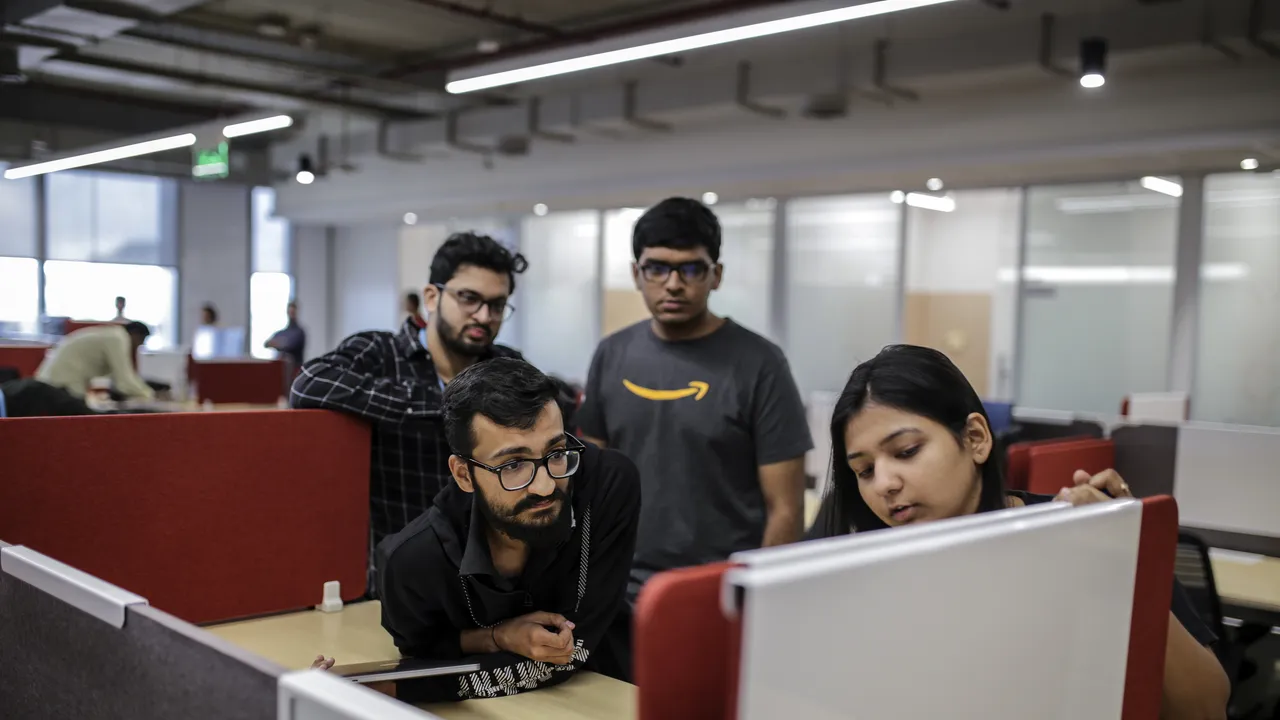 Amazon ha avviato il più grande taglio di posti di lavoro della sua storia